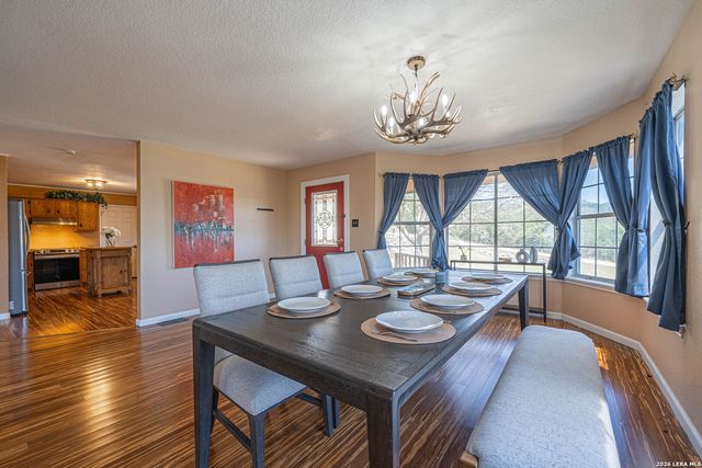 194 NW Hills Dr, Kerrville, TX 78028