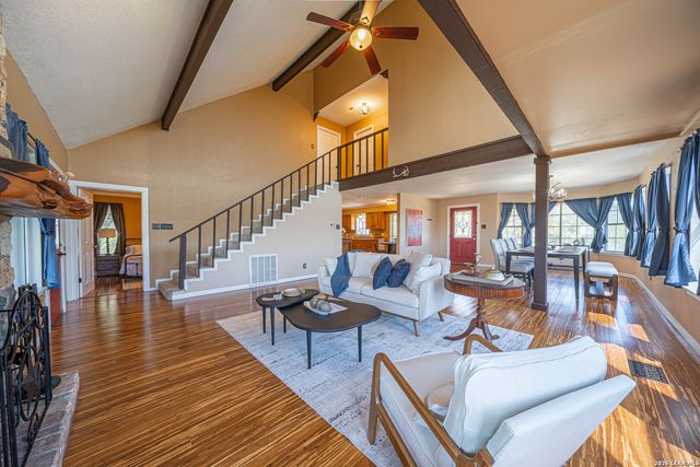 194 NW Hills Dr, Kerrville, TX 78028