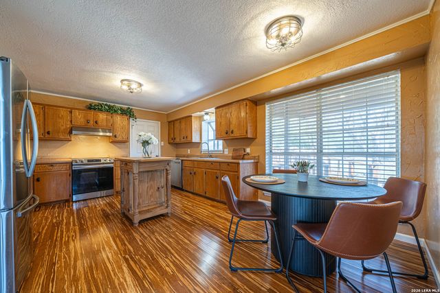 194 NW Hills Dr, Kerrville, TX 78028