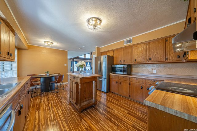 194 NW Hills Dr, Kerrville, TX 78028