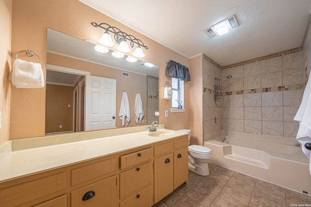 194 NW Hills Dr, Kerrville, TX 78028