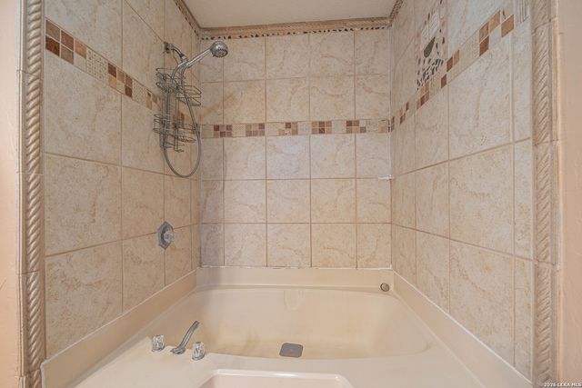 194 NW Hills Dr, Kerrville, TX 78028