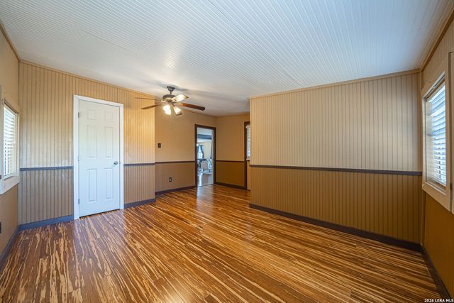 194 NW Hills Dr, Kerrville, TX 78028