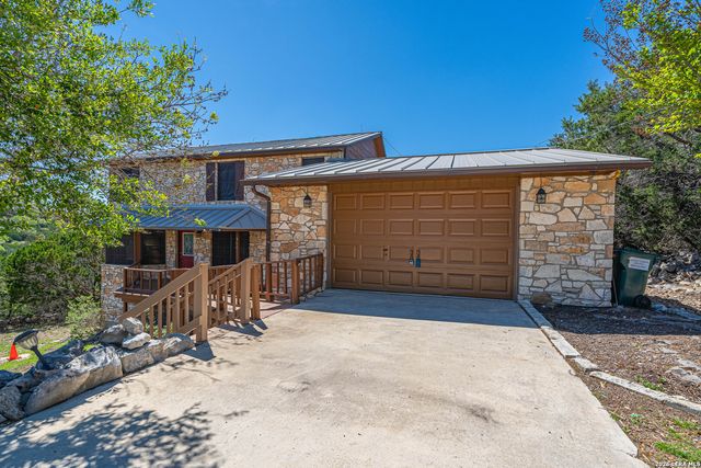 194 NW Hills Dr, Kerrville, TX 78028