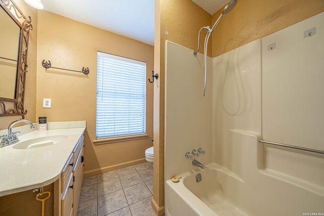194 NW Hills Dr, Kerrville, TX 78028