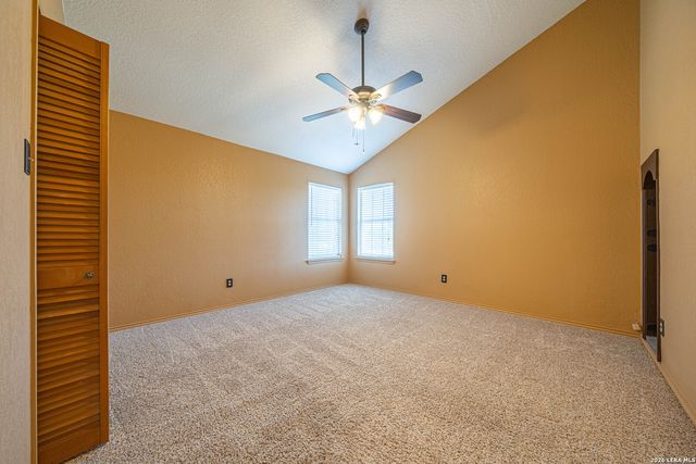 194 NW Hills Dr, Kerrville, TX 78028