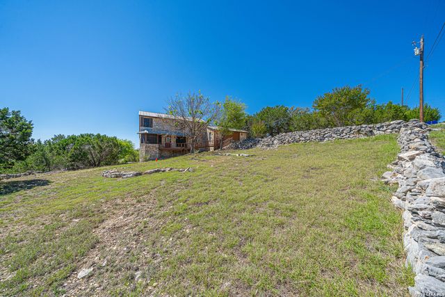 194 NW Hills Dr, Kerrville, TX 78028