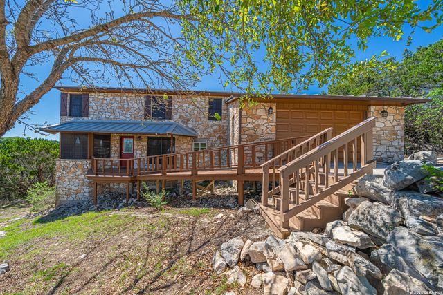 194 NW Hills Dr, Kerrville, TX 78028