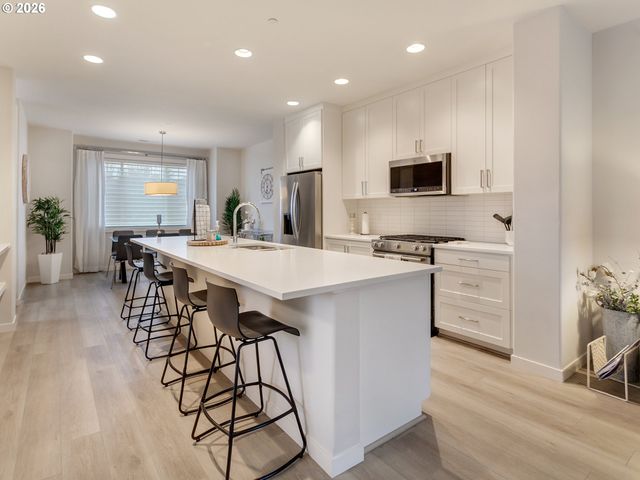 29120 Sw COSTA Cir E, Wilsonville, OR 97070