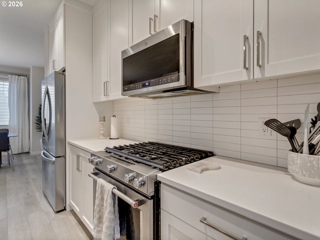 29120 Sw COSTA Cir E, Wilsonville, OR 97070