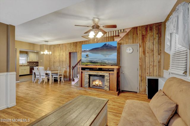 1556 Silverton Road, Toms River, NJ 08755