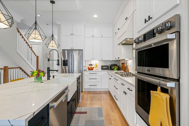 3258 W Crystal Street, Chicago, IL 60651