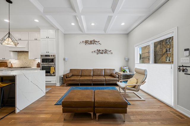 3258 W Crystal Street, Chicago, IL 60651