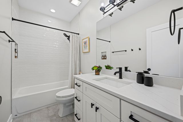 3258 W Crystal Street, Chicago, IL 60651