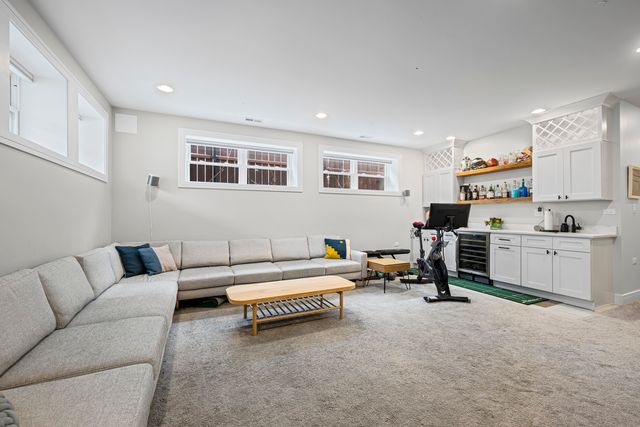 3258 W Crystal Street, Chicago, IL 60651