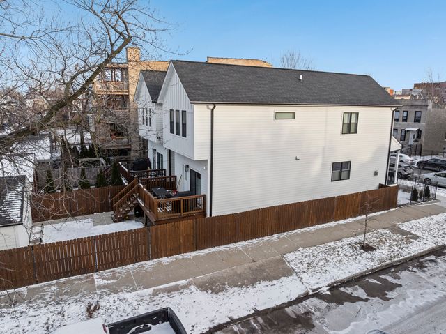 3258 W Crystal Street, Chicago, IL 60651