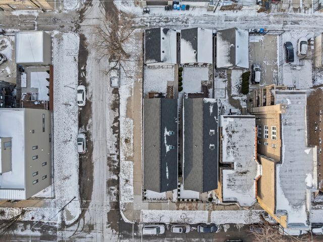 3258 W Crystal Street, Chicago, IL 60651