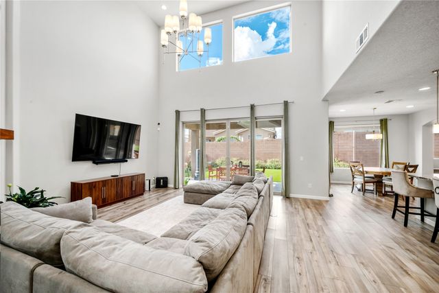 15 Wirecrest Lane, Santa Fe, NM 87508
