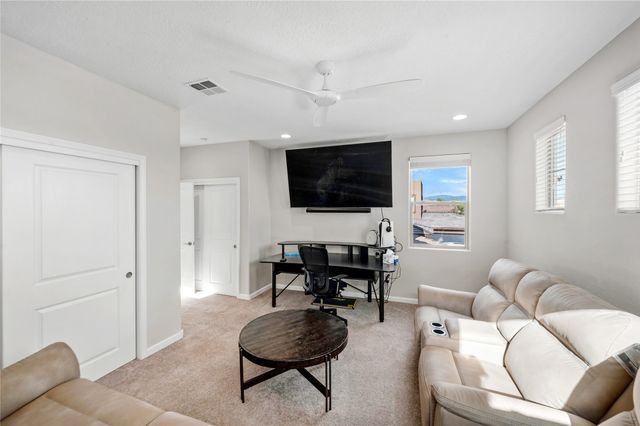 15 Wirecrest Lane, Santa Fe, NM 87508