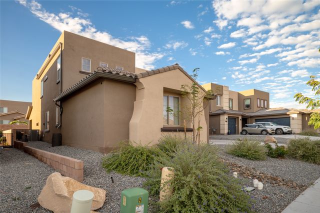 15 Wirecrest Lane, Santa Fe, NM 87508