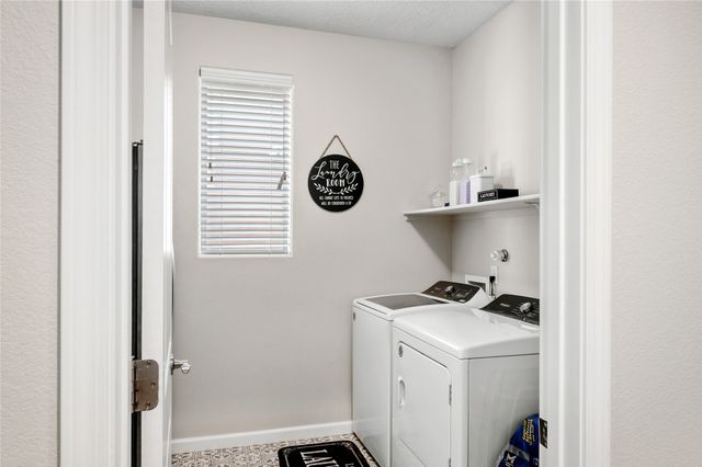 15 Wirecrest Lane, Santa Fe, NM 87508