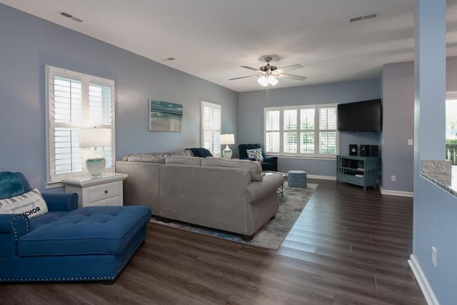 820 Castleford Cir Apt 6A, Myrtle Beach, SC 29572