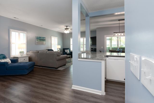 820 Castleford Cir Apt 6A, Myrtle Beach, SC 29572