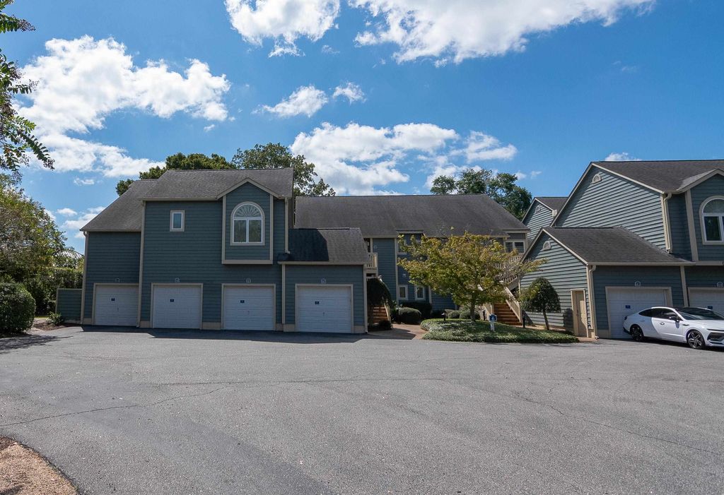 820 Castleford Cir Apt 6A, Myrtle Beach, SC 29572