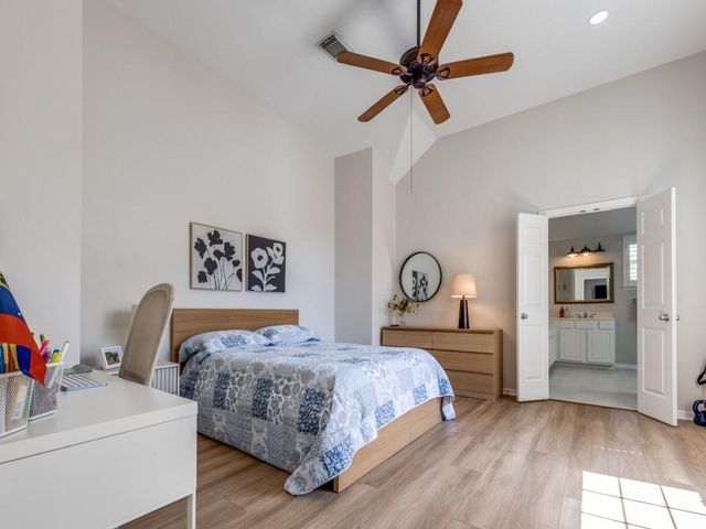 1159 Enclave Square E, Houston, TX 77077