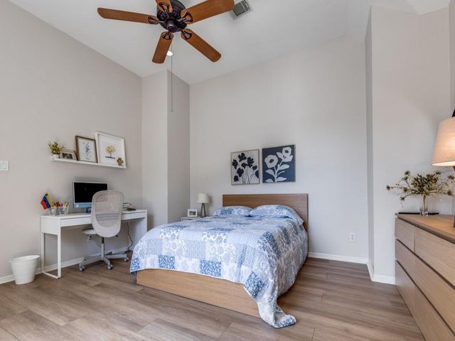 1159 Enclave Square E, Houston, TX 77077