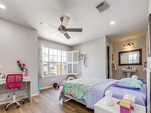 1159 Enclave Square E, Houston, TX 77077