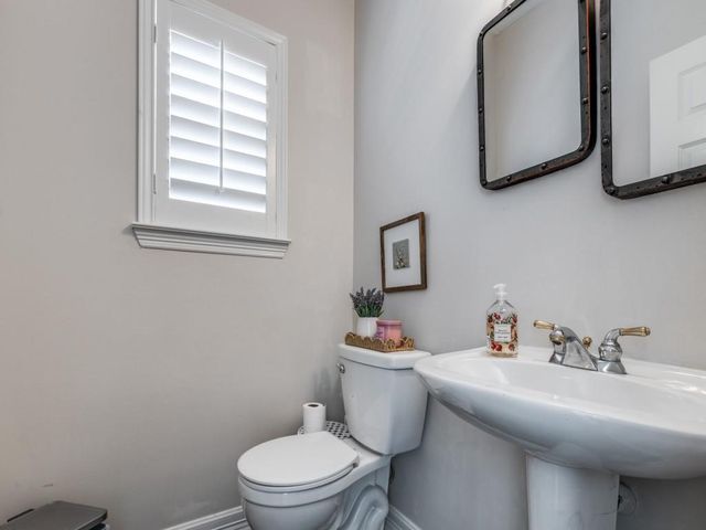 1159 Enclave Square E, Houston, TX 77077