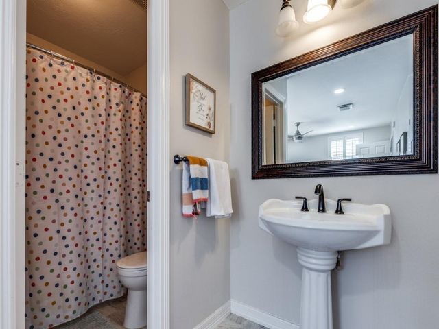 1159 Enclave Square E, Houston, TX 77077