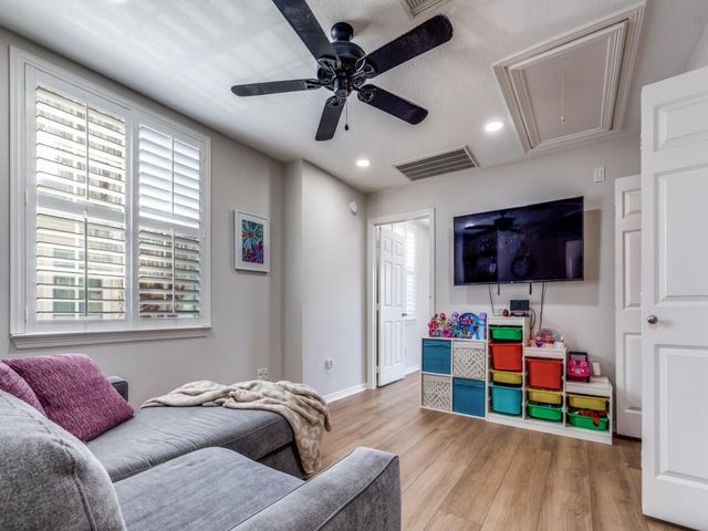 1159 Enclave Square E, Houston, TX 77077