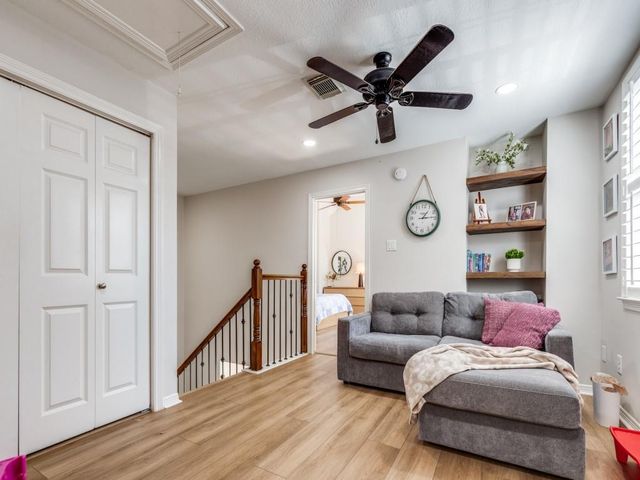 1159 Enclave Square E, Houston, TX 77077