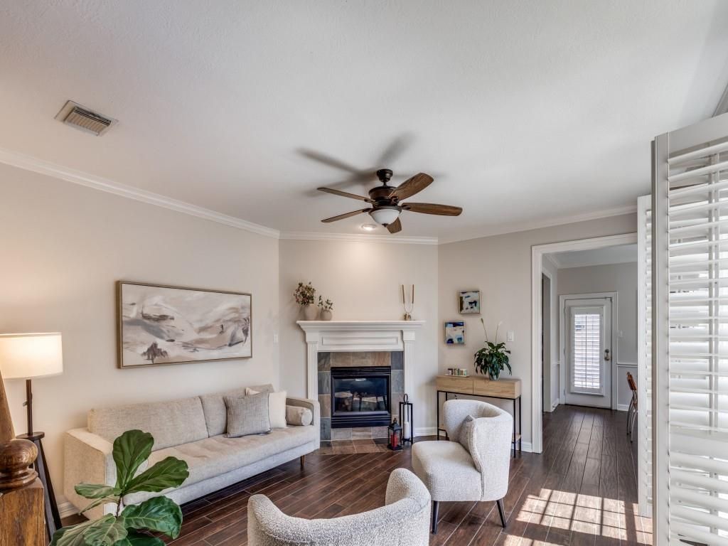 1159 Enclave Square E, Houston, TX 77077