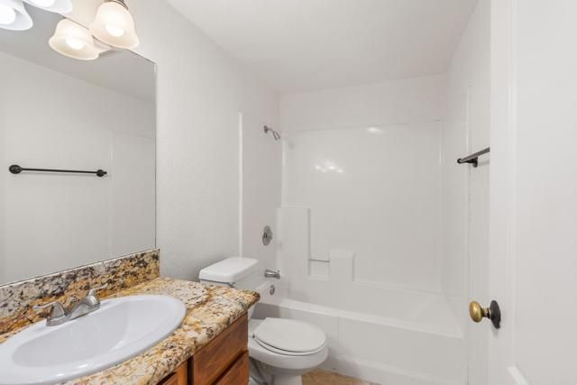 1075 N Escondido 104, Escondido, CA 92026