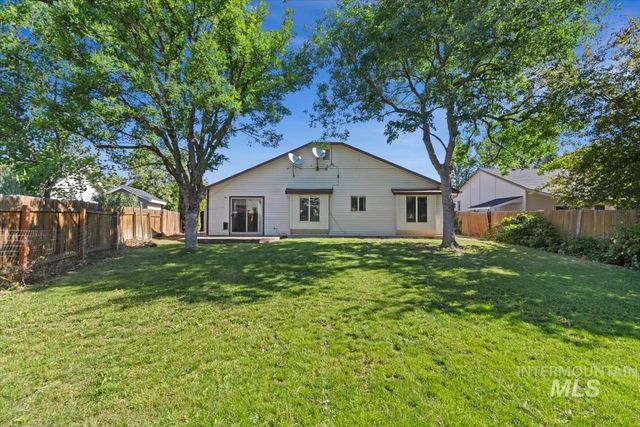 1681 E Laurelwood, Eagle, ID 83616