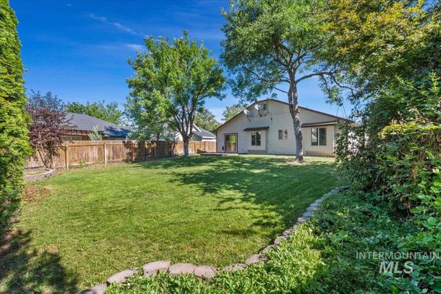 1681 E Laurelwood, Eagle, ID 83616