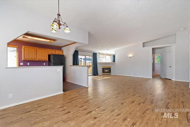 1681 E Laurelwood, Eagle, ID 83616