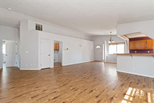 1681 E Laurelwood, Eagle, ID 83616