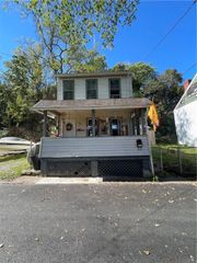 14 Sprain St, Fineview, PA 15212