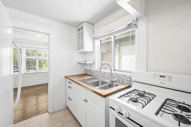 1042-1050 Adella Avenue, Coronado, CA 92118