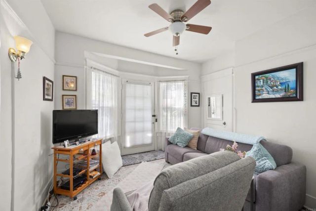 1042-1050 Adella Avenue, Coronado, CA 92118