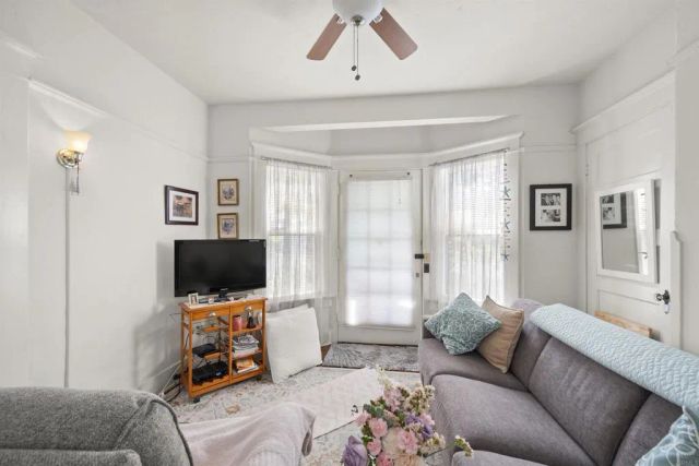 1042-1050 Adella Avenue, Coronado, CA 92118