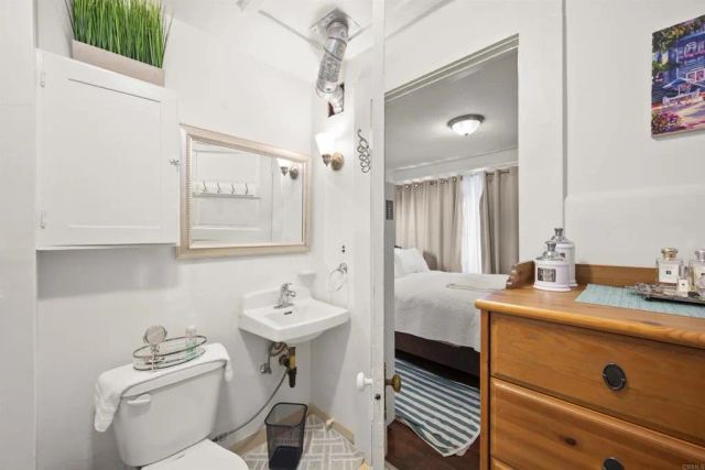 1042-1050 Adella Avenue, Coronado, CA 92118