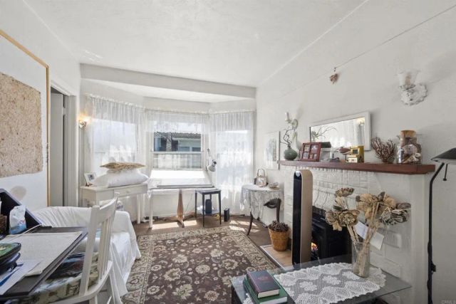 1042-1050 Adella Avenue, Coronado, CA 92118