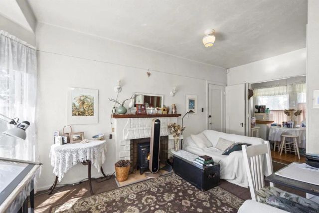 1042-1050 Adella Avenue, Coronado, CA 92118