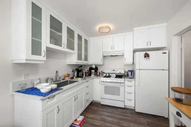 1042-1050 Adella Avenue, Coronado, CA 92118