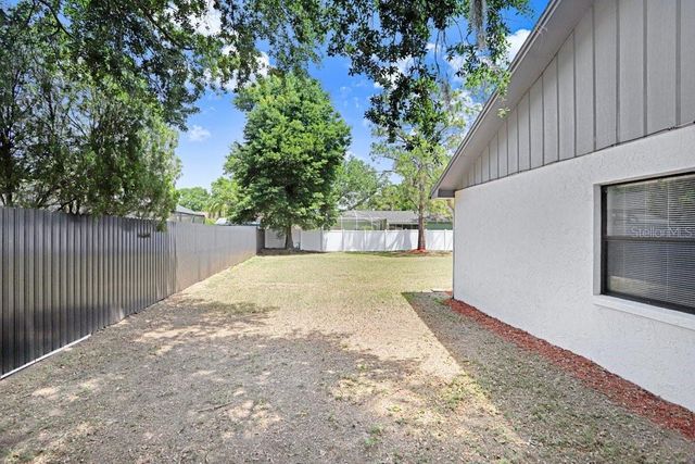 2404 BUCKHORN MANOR DRIVE, Valrico, FL 33594